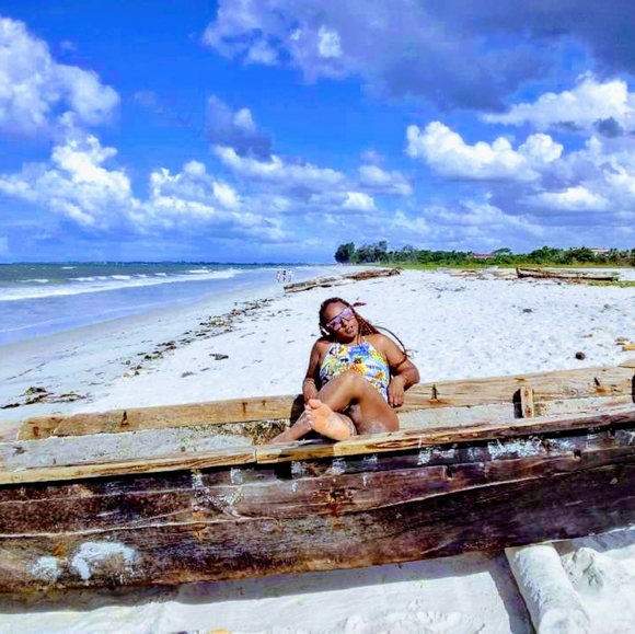 Meet your Posher, Tiffany - Picture 16 of 17